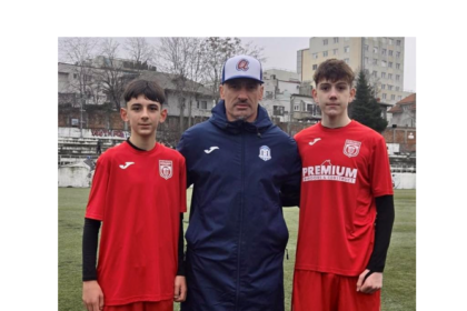 doi tineri fotbalisti de la cs medgidia in atentia academiei dinamo bucuresti 698762e09ba67