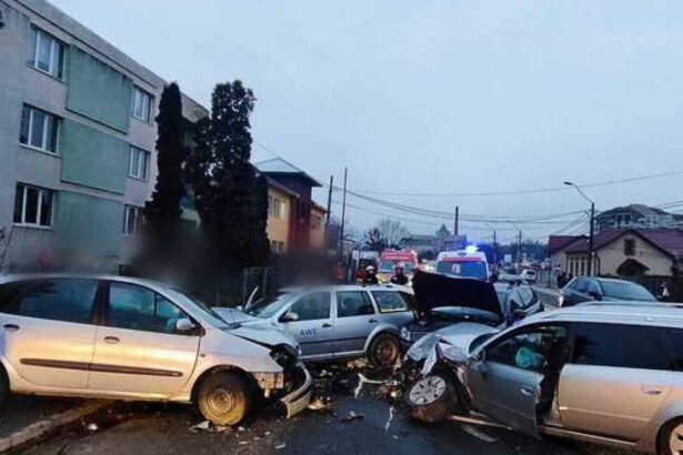 doua femei au fost ranite dupa ce cinci masini s au ciocnit in turda 6980e262e4ea0