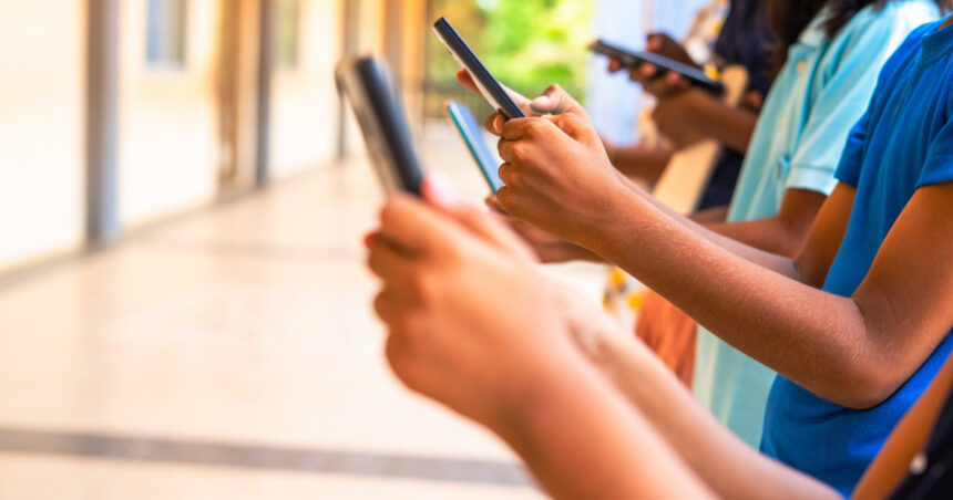 exclusiv consilier prezidential accesul copiilor la retele sociale trebuie reglementat prin varste dar cheia e educatia si gandirea critica 69807ff363db0