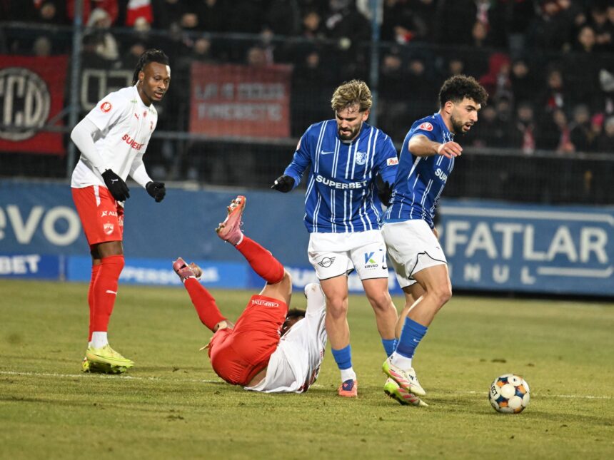 farul a pierdut cu dinamo si nu mai are decat sanse pur teoretice la play off ul superligii 698441b35e277