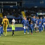 farul incearca sa iasa din pasa proasta cu un succes in fata rapidului 699220db847fe