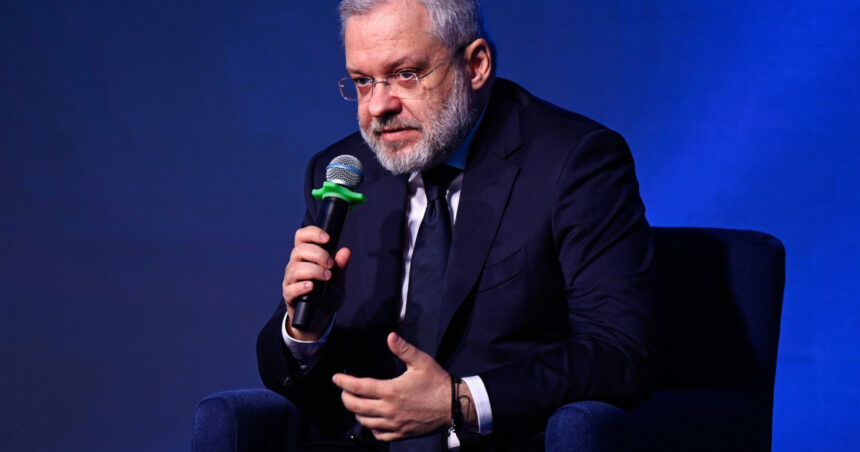 fost ministru ucrainean suspectat de coruptie arestat cand voia sa paraseasca tara dosarul midas mita de 100 de milioane de dolari 6991d15242661