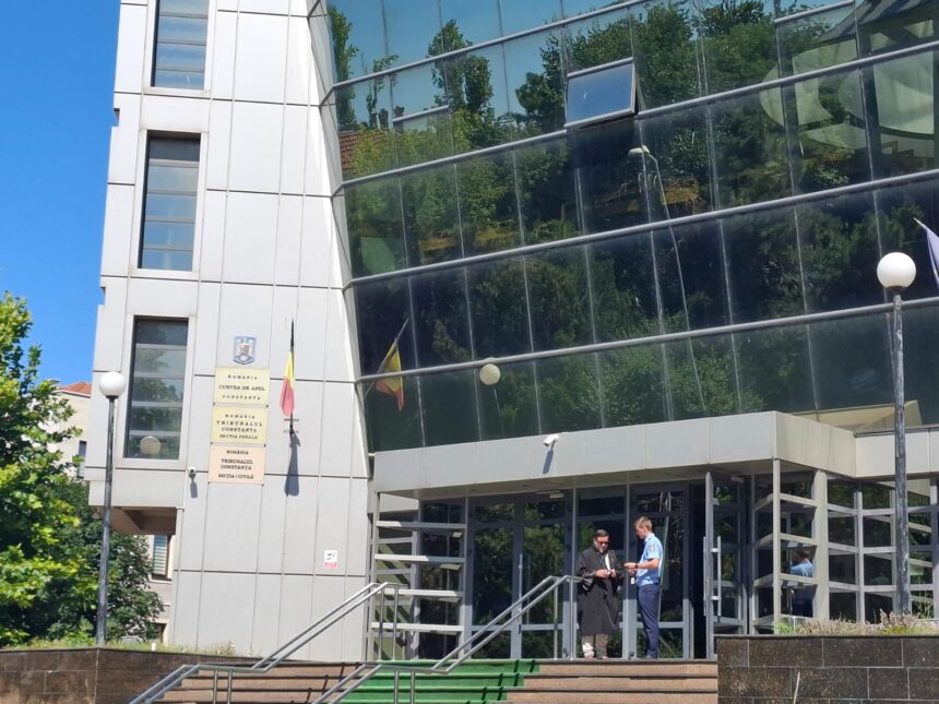 fostul politist de la bcco care informa inculpatii dintr un dosar ca sunt anchetati termen important azi in instanta ar putea afla condamnarea 698bb608547a1