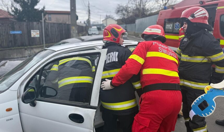 foto accident rutier grav la tulcea au intervenit echipajele de descarcerare si smurd ul 698b3edb76538