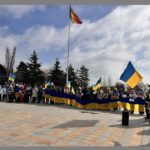 foto amplu protest de solidaritate cu ucraina in constanta la 4 ani de la izbucnirea razboiului lumea a vazut si curajul unui popor care a refuzat sa renunte 699b09cc3d973