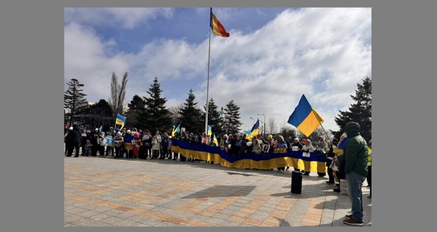 foto amplu protest de solidaritate cu ucraina in constanta la 4 ani de la izbucnirea razboiului lumea a vazut si curajul unui popor care a refuzat sa renunte 699b09cc3d973