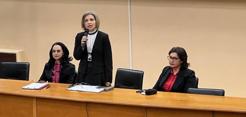 foto iata ce le a transmis prof claudia portase sefa isj constanta managerilor scolari la prima sedinta pe acest an cu noua conducere au participat peste 180 de directori 699b49032327d