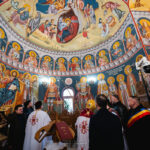 foto ips teodosie a savarsit slujba de sfintire a picturii bisericii din satul schitu comuna costinesti 699c0358cfddc