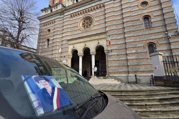 foto rodica craciun fosta sefa a serviciului stare civila din primaria constanta este inmormantata astazi catedrala arhiepiscopala s a umplut de cei veniti sa si ia ramas bun 6985d21ed6656