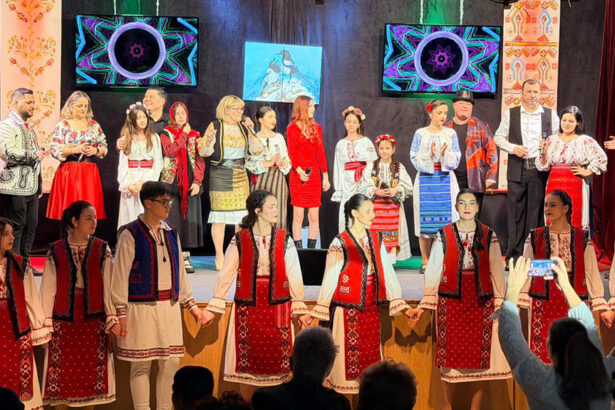 foto spectacol dedicat sarbatorii romanesti a iubirii organizat de primaria medgidia flori si cant de dragobete 6999b8390f556