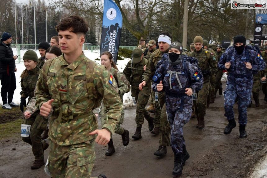 foto studentii academiei navale mircea cel batran si au testat limitele la cea de a xvii a editie a commando half marathon din polonia 69999f9f20893