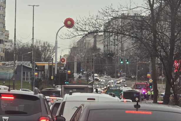 foto un autoturism a luat foc la intrarea in constanta dinspre ovidiu se circula cu dificultate 698c23449afbb