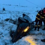 foto un autoturism s a rasturnat pe un drum judetean din tulcea o persoana este incarcerata 6999e26956e03