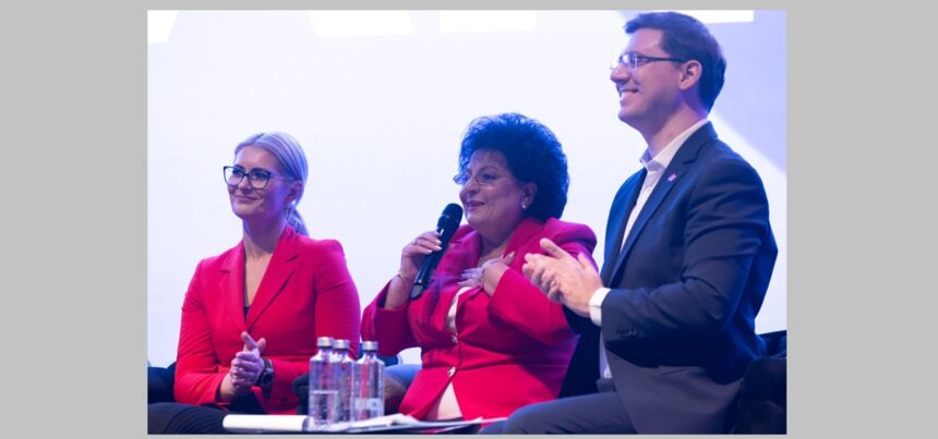 foto video mariana gaju prezenta la forumul national pes activists romania comunitatile rurale nu mai pot fi tratate ca subsidiare spune primarul comunei cumpana 69a3126cbc4c5