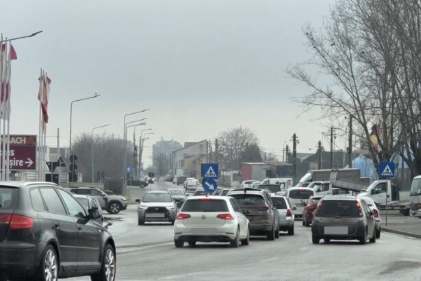 foto video trafic blocat pe bulevardul aurel vlaicu soferii cu nervii intinsi la maxim 6990490dd9598