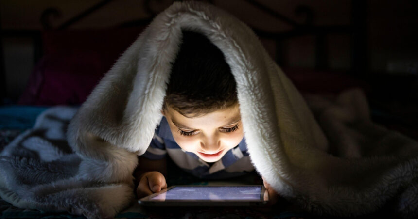 inca o tara europeana vrea sa interzica accesul la retelele sociale pentru copiii sub 15 ani si anunta ca platformele risca amenzi 69a1524e1885f