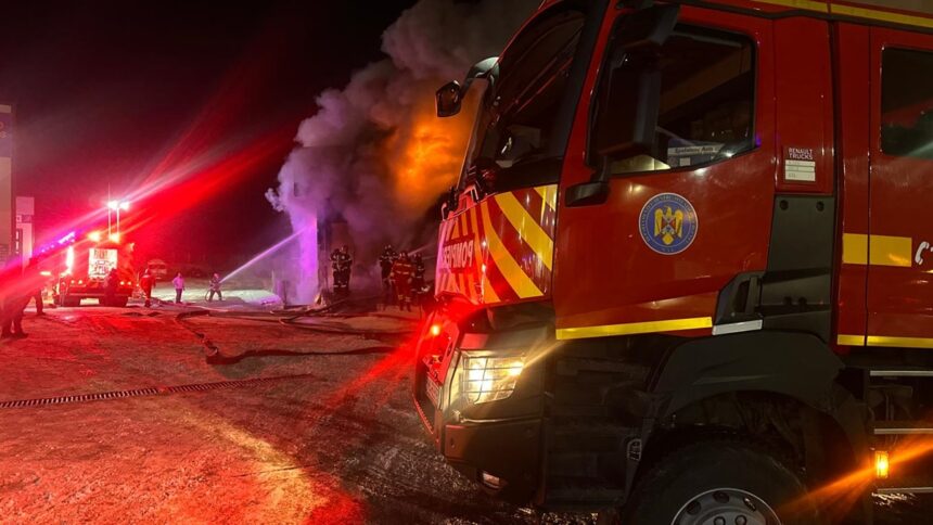 incendiu la o casa de pe strada sucevei din medgidia pompierii au intervenit cu mai multe autospeciale 697edbc64f158