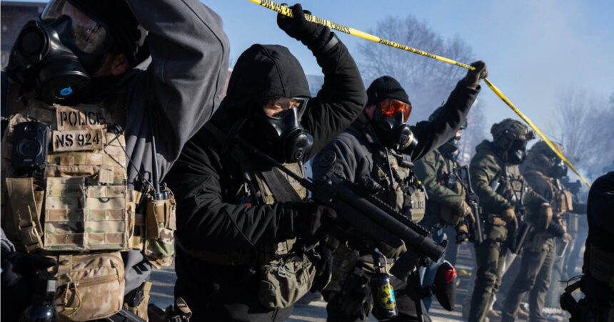 influencer pro trump care sustinea ca toti migrantii retinuti sunt niste infractori arestat de ice in sua 6980e96acc22e