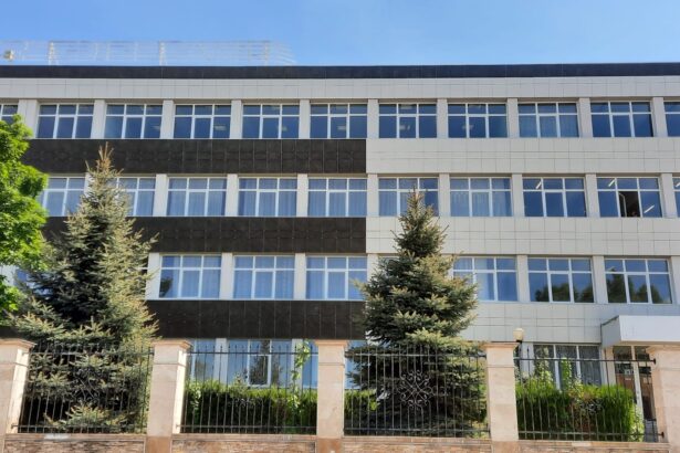 liceul tehnologic lazar edeleanu din navodari inchiriaza 1 200 metri patrati de teren cand are loc licitatia 6980d971e0534