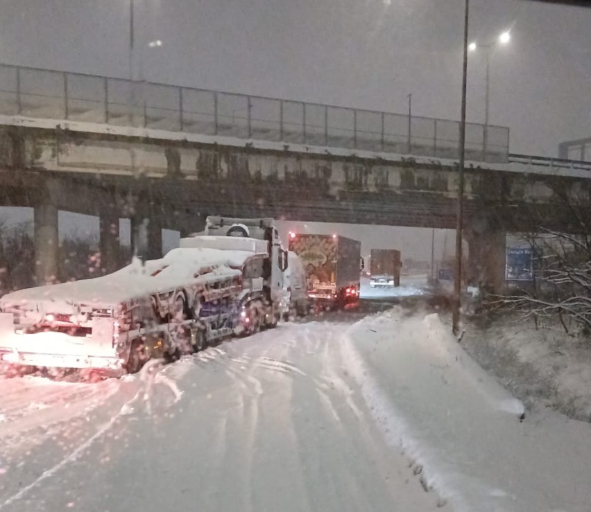mai multe drumuri nationale si autostrazi inchise din cauza viscolului trafic restrictionat pe a2 699568193d7fb