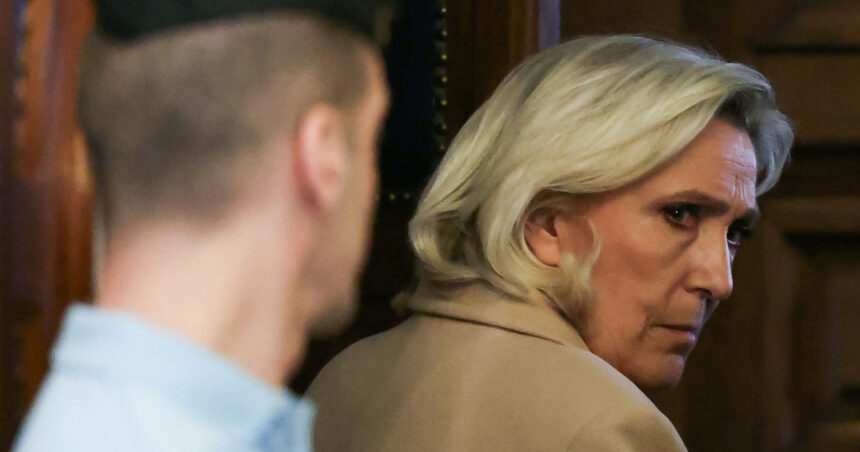 marine le pen nu voi candida la presedintie purtand o bratara electronica la glezna 69a0278604aa6