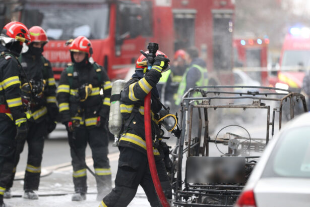 masuri dupa ce o masina electrica a luat foc in mers se fac verificari la rar modelul implicat in incident a fost scos de la vanzare 6994315c73b02