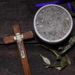 miercurea cenusii 2026 incepe postul mare pentru catolici cele mai importante traditii si obiceiuri ce simbolizeaza ritualul crucii 69954a9ea1d9b