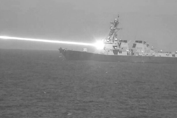 o arma laser experimentala a marinei sua a doborat patru drone in cadrul testului helios 6986053d51768