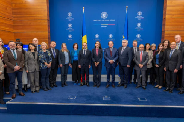 oana toiu a lansat oficial presedintia romaniei la initiativa central europeana 69a1444748b72