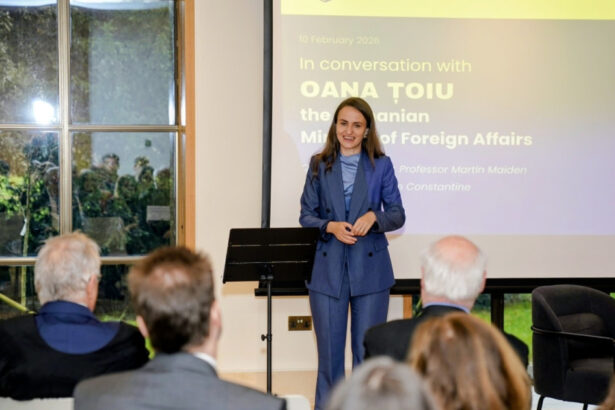 oana toiu discutam ca limba romana sa devina materie de examen in scolile britanice 698b8e0629fa9