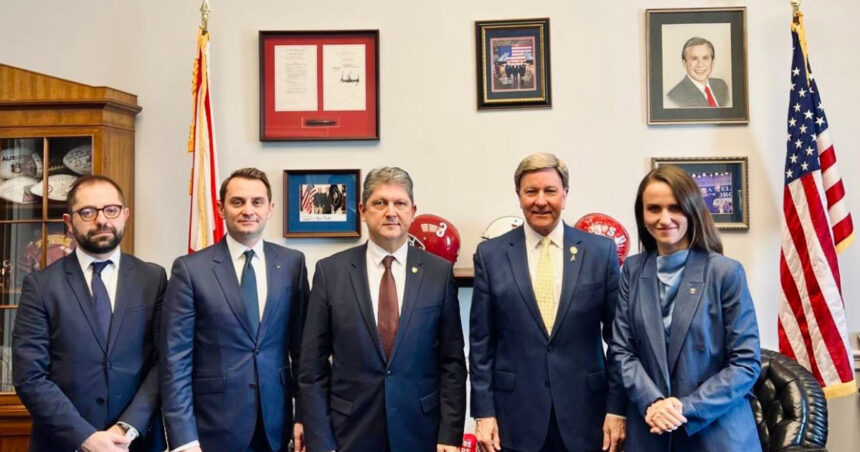 oana toiu discutii in sua despre securitate si investitii in aparare cui i a lansat ministrul o invitatie de a vizita romania 69825000e4224