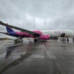 pasagerii unei curse wizz air care a fost anulata din cauza conditiilor meteo sunt revoltati ne trateaza ca pe bagajul uitat in aeroport 699625eb33016