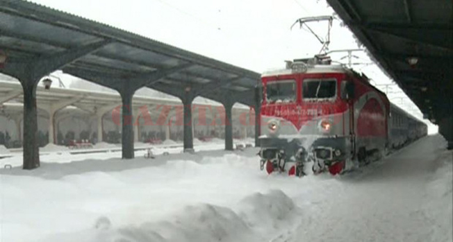 peste 40 de trenuri anulate din cauza ninsorilor mai multe rute spre constanta afectate 6995dc049bd4c