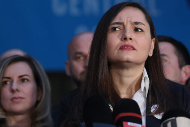 pot probleme in prima sesiune din 2026 in parlament anamaria gavrila contesta redenumirea grupului de catre liderul exclus 6980ececa7071