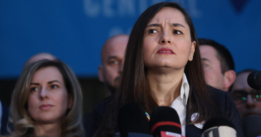 pot probleme in prima sesiune din 2026 in parlament anamaria gavrila contesta redenumirea grupului de catre liderul exclus 6980ececa7071