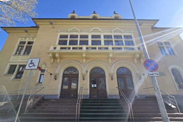 proprietar pe ziduri dar nu si pe teren primaria cere in instanta demolarea unor constructii ilegale vechi din anii 90 69a2230de18b2