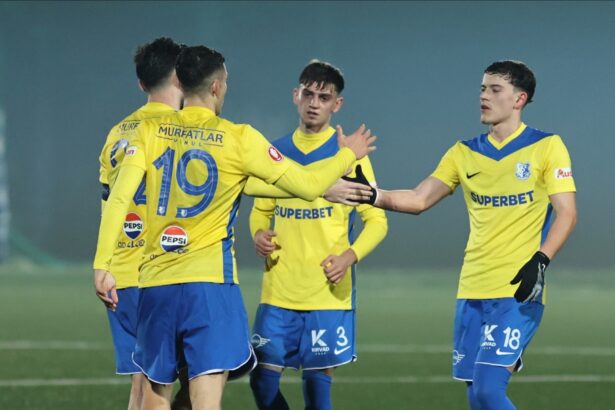 pustii farului au umilit pe cs dinamo dar nu au prins sferturile cupei romaniei 698f6f671fc6b