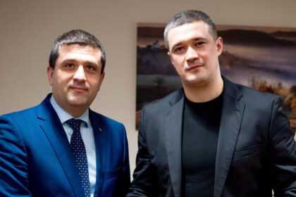 radu miruta s a intalnit cu ministrul ucrainean al apararii sprijinul romaniei pentru ucraina o investitie in securitatea europei 698cc2445bef2