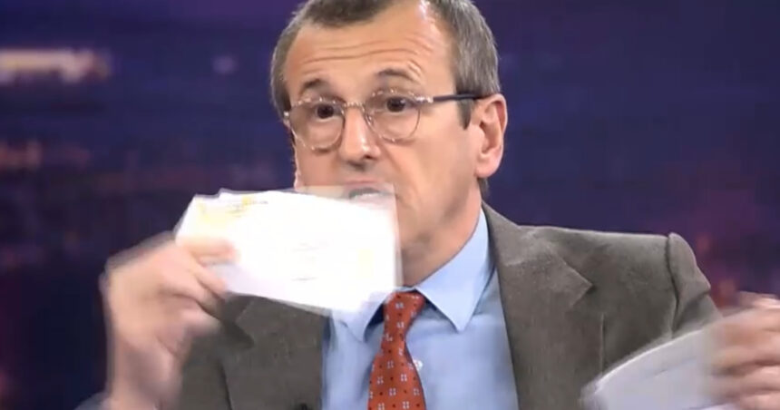 reactia lui ilie bolojan dupa ce o diploma de doctor a fost rupta in direct la digi24 nu de diplome ducem lipsa 699e068ae99eb