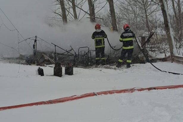 s a dat alarma in harsova arde o rulota 6995aeb490ac1