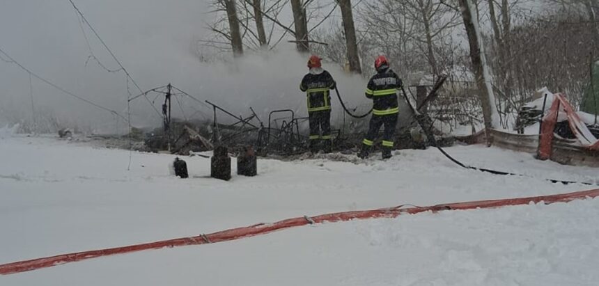 s a dat alarma in harsova arde o rulota 6995aeb490ac1