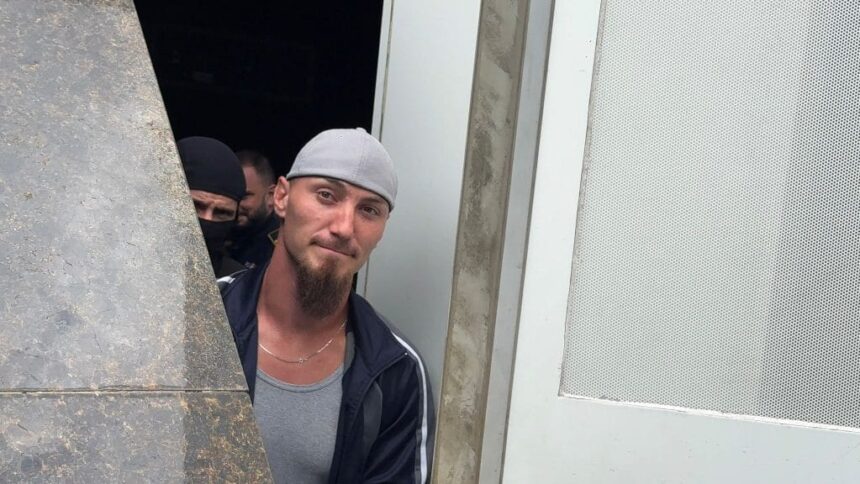 sacalu criminalul de pe litoral scandal in puscarie a amenintat un sef de sectie cu scaunul apoi le a spus judecatorilor ca voia sa se loveasca singur 697fdc11a68df