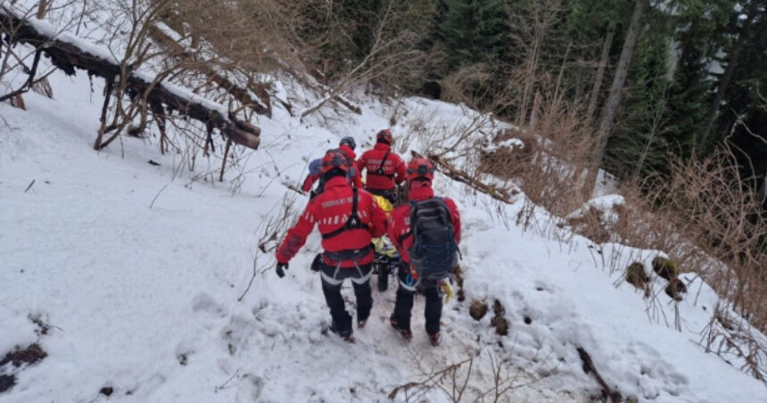salvamont 64 de persoane au fost salvate de pe munte in ultimele 24 de ore romania a fost sub avertizare de ninsori si viscol 6996b4b81f5b2