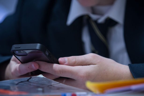 sondaj in germania majoritatea adolescentilor se opun interzicerii telefoanelor mobile in scoli 69834298a0427