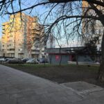 teren inghesuit intre blocuri dar cu planuri de dezvoltare o noua ciudatenie imobiliara pe bulevardul mamaia 698d0e8f5020e