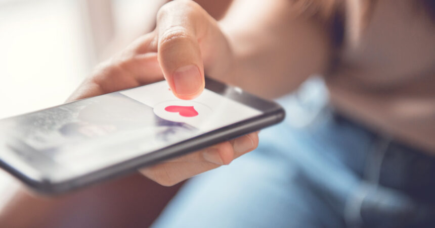 tinder a devenit noul linkedin oamenii isi cauta locuri de munca pe aplicatiile de dating 6992e6e264954