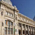 tronurile pe care au stat alexandru ioan cuza grigore dimitrie ghica regina elisabeta expuse la muzeul national de istorie 699c4489176b0