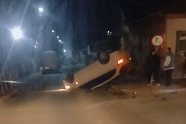 un autoturism s a rasturnat intr o intersectie din medgidia in urma unui accident 69a0ab208b555