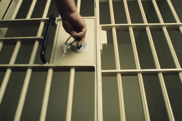 un barbat din alba iulia care a stat 26 de ani in inchisoare a murit cu cateva luni inainte sa fie eliberat de ce a fost inchis 69874fb2b948f