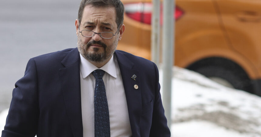 un candidat s a retras din cursa pentru sefia diicot bogdan pirlog candideaza si pentru functia de procuror general 699f00259ef81